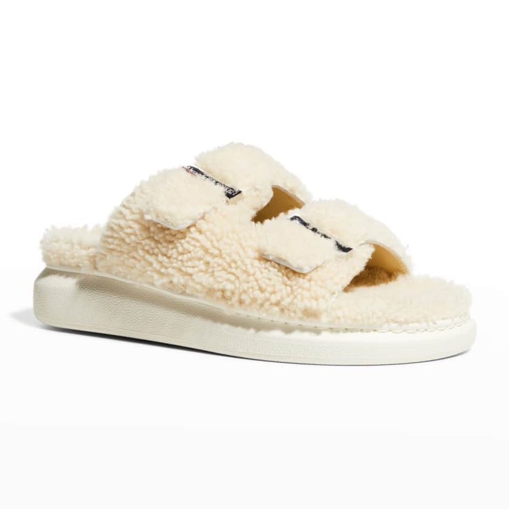 Alexander McQueen 🩴in dyed lamb shearling made in Italy